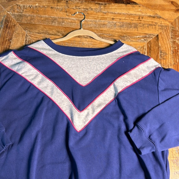 Sweatshirt - Picture 2 of 4